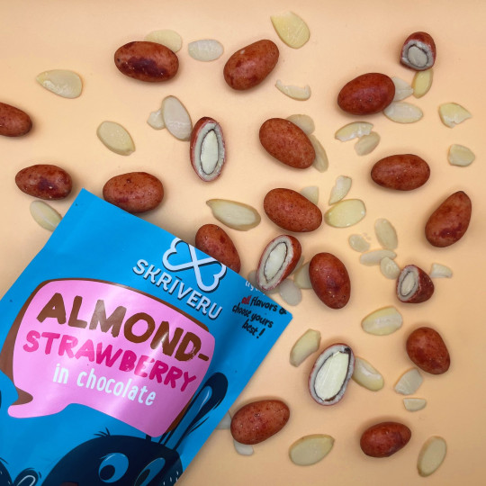 Skrīveru Almond Strawberry in White Chocolate 120g